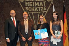 Heimatminister Albert Füracker und Kunstministerin Prof. Dr. med. Marion Kiechle prämieren 100 Heimatschätze